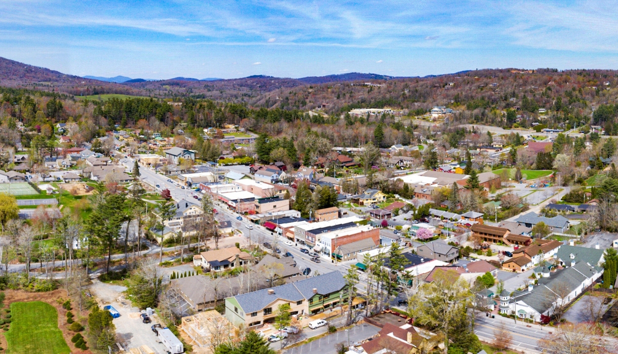 Top 14 Blowing Rock Lodges - Recommended By Local Image by Jeff Yount from Getty Images